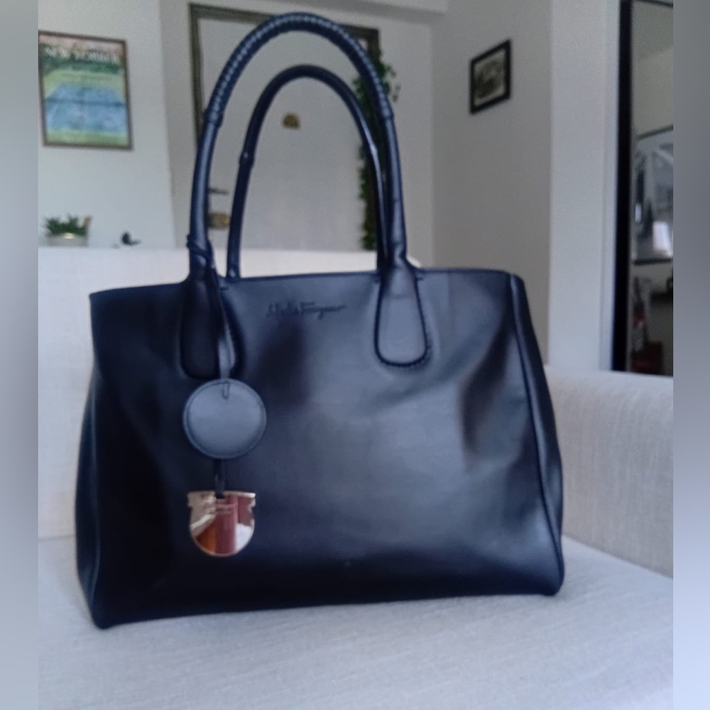 Salvatore Ferragamo Black Elegant Leather Tote